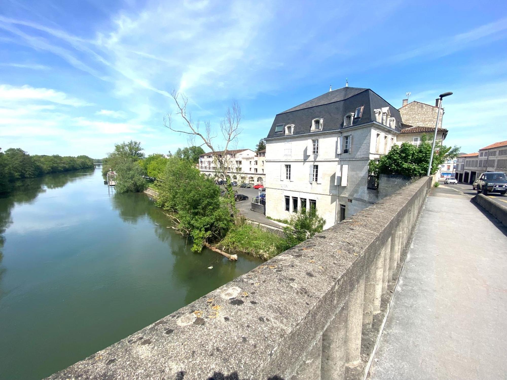 Confortable T2 Sur Les Rives De La Charente Angouleme Exterior photo